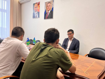 Глава Советского района Евгений Буренков встретился с военнослужащими Глава Советского района Евгений Буренков встретился с военнослужащими